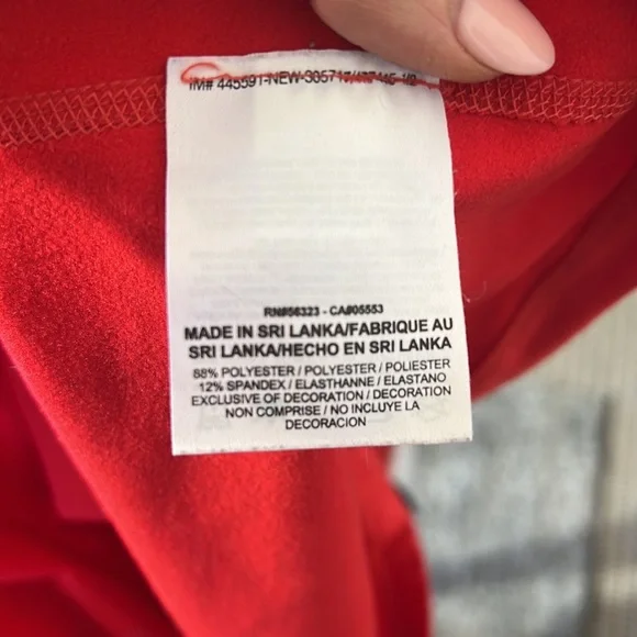 NIKE PRO dri-fit red long sleeved top! Thumb holes. Zipper. New w/o tags. - Picture 8 of 8